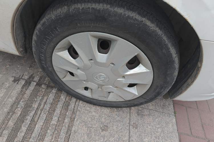 Used Baojun 630 2014 1.5L manual standard version Right Front Wheel Hub