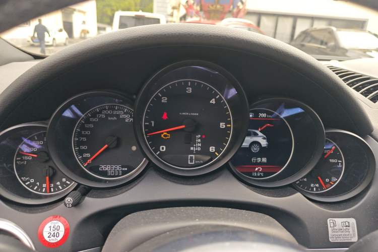 Used Porsche Cayenne  Instrument Cluster