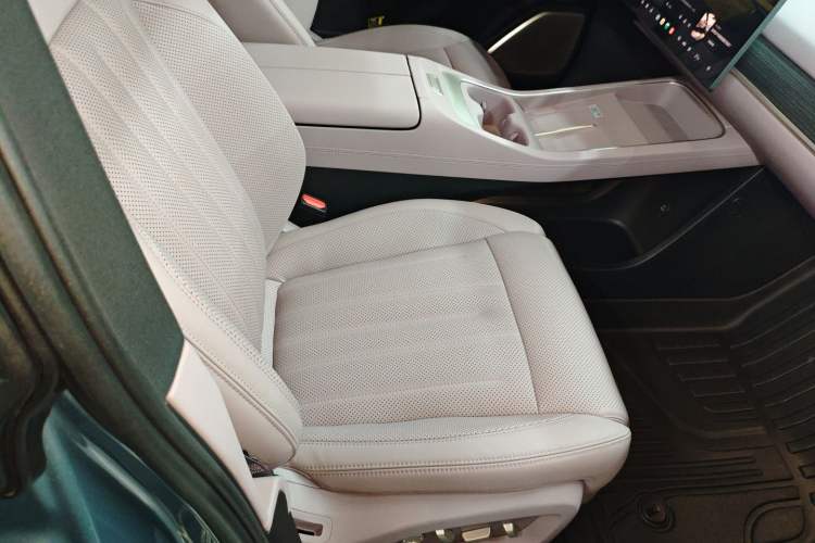 Used ONVO L60 2024 60 kWh Rear-Drive Version
