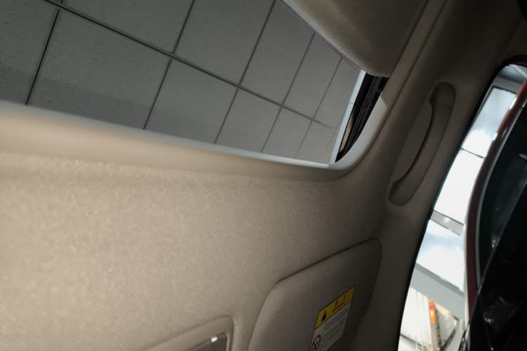 Used Kia kx1 Stonic 2021 1.4L CVT Sunroof Model
