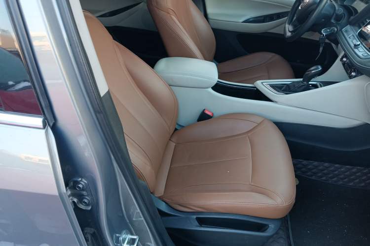 Used Buick GL6 2019 18T 6-Seater Elite Version China V Standard