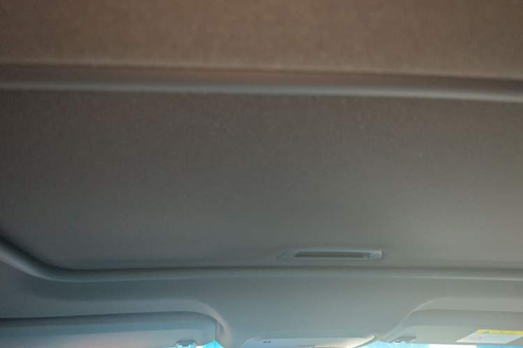 Used Chevrolet Monza 2019 RS 330T Automatic Comfort Edition China VI Standard Headliner