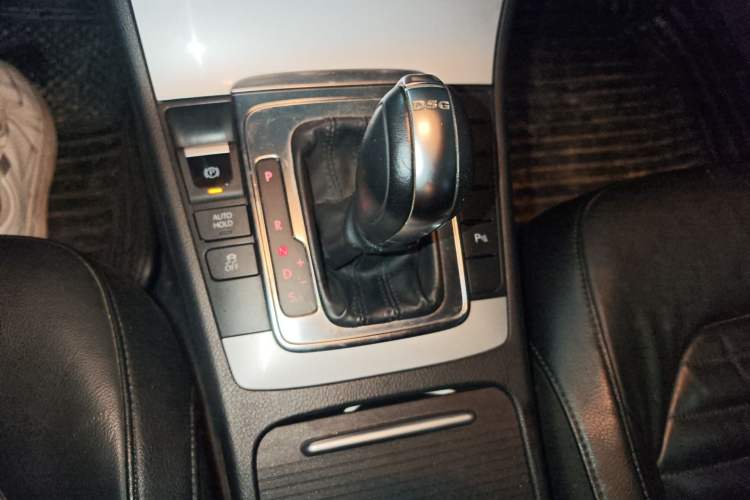 Used Volkswagen Magotan 2012 Revised 1.4 TSI Luxury Version Gear Lever