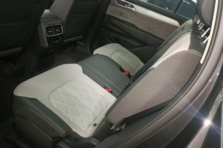 Used Volkswagen Tavendor 2024 380TSI All-Wheel Drive R-Line Cruise Edition