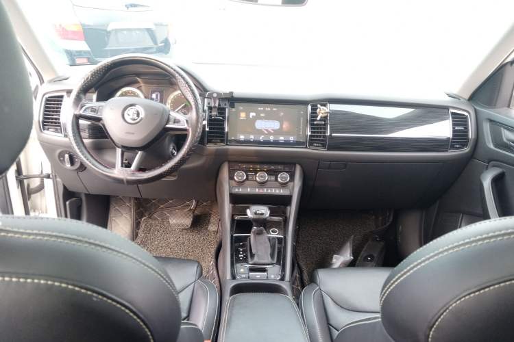 Used Skoda Kodiaq 2018 Facelifted TSI330 5-Seater Two-Wheel-Drive Luxury Enjoyment Edition