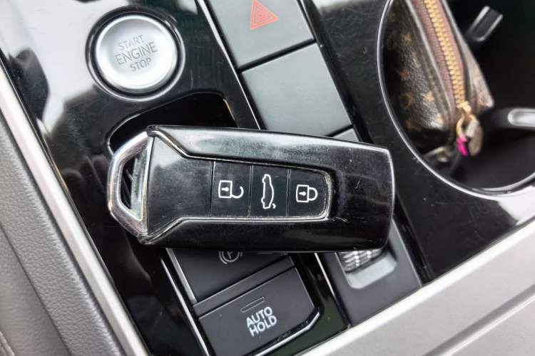 Used Volkswagen Touareg 2019 3.0 TSI RuiFeng Edition China VI Standard Vehicle Key