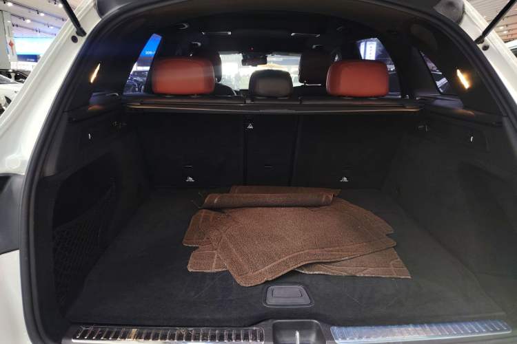 Used Mercedes-Benz GLC 2021 GLC 300 L 4MATIC Dynamic Model
