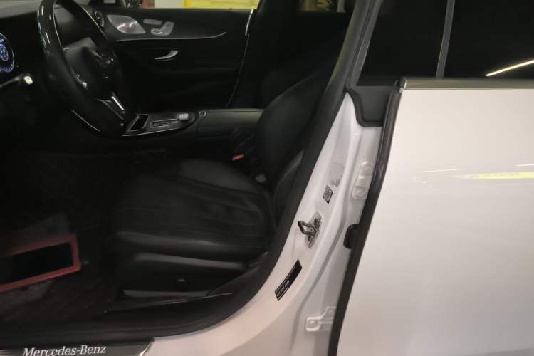 Used Mercedes-Benz CLS 2018 CLS 300 Luxury Model
