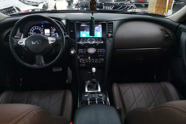 Used Infiniti QX70 2013 3.7L Standard Edition
