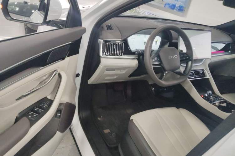 Used BYD Song PLUS New Energy 2025 EV Intelligent Driving Version 520km Premium Model
