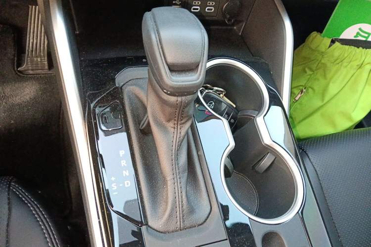 Used Toyota Highlander 2024 2.5L Smart Electric Hybrid Dual-Motor Two-Wheel-Drive Elite Edition 5 Seats
