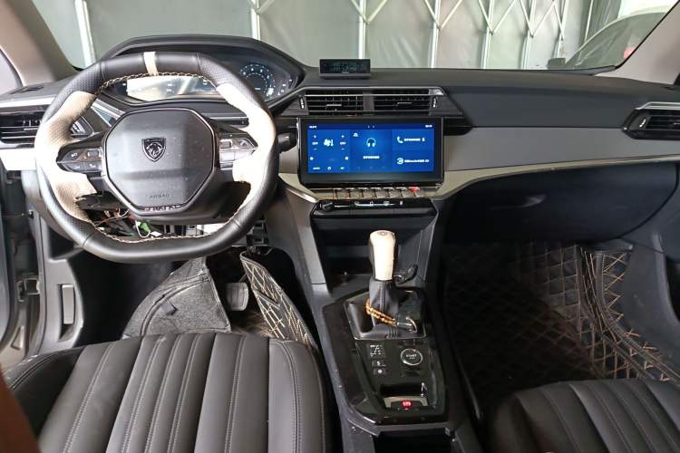 Used Peugeot 408 2022 1.6T Ambition Edition Center Console