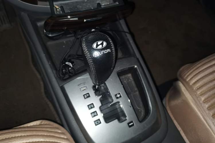 Used Hyundai Santa Fe Classic 2012 2.4 Comfort Edition 7-Seater Four-Wheel Drive
