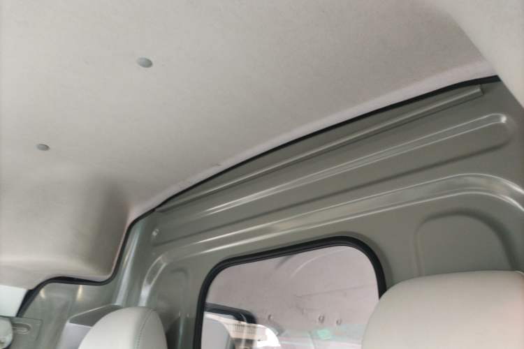 Used Jinbei New Hiace S 2023 1.5L Wealth Edition Van 2/5-Seater Air-Conditioned Model SWC15M