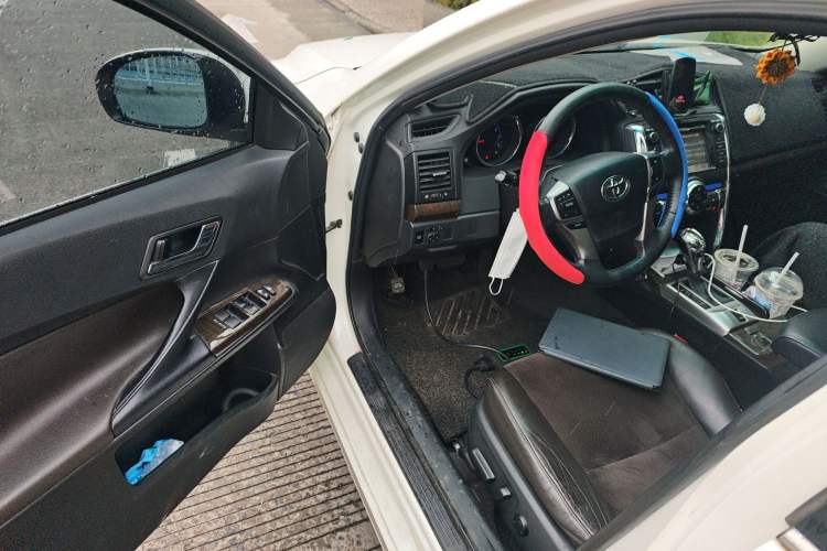 Used Toyota Reiz 2013 2.5V Shangrui Navigation Edition Interior 3