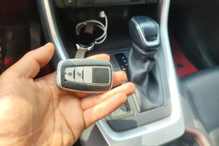 Used Toyota RAV4 2020 2.0L CVT Two-Wheel Drive Fashion PLUS Edition Vehicle Key