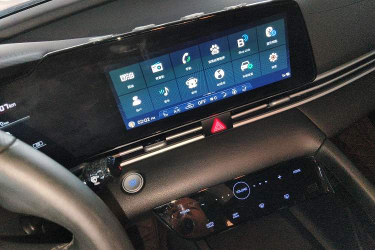 Used Hyundai Elantra 2022 1.5L CVT GLX Elite Edition Audio And AC Panel