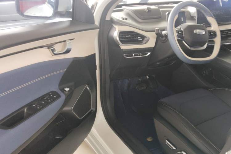 Used Geometry A 2021 Pro Enhanced High-Efficiency Range Version 600KM A600 Asian Games Edition