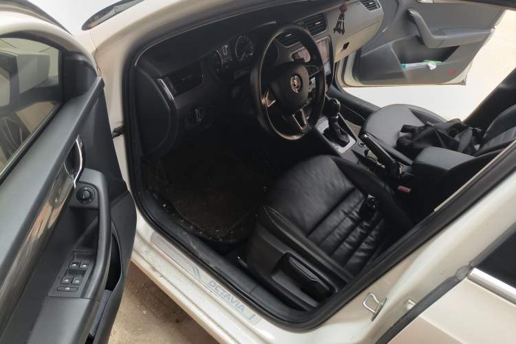 Used Skoda Octavia 2017 1.6L Automatic Smart Drive Edition