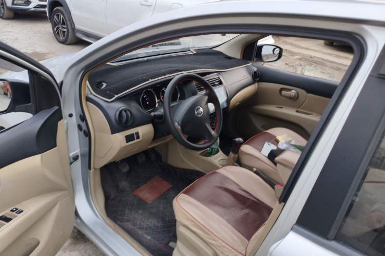 Used Nissan Livina 2013 1.6XE Manual Comfort Edition