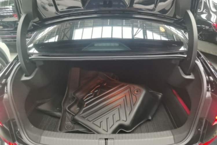 Used Volkswagen Passat 2025 Outstanding Model 380TSI Dragon Glory Edition
