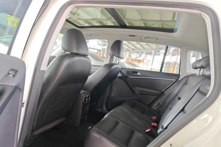 Used Volkswagen Tiguan 2014 1.8TSI Automatic 2WD 30th Anniversary Edition Interior 4