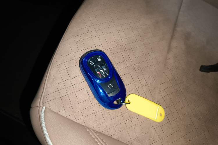 Used Buick Encore PLUS 2023 Smart Fun Edition
