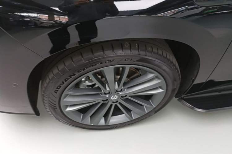 Used Leapmotor C16 2026 Extended-Range 280 LiDAR Zhizun Edition 6 Seats