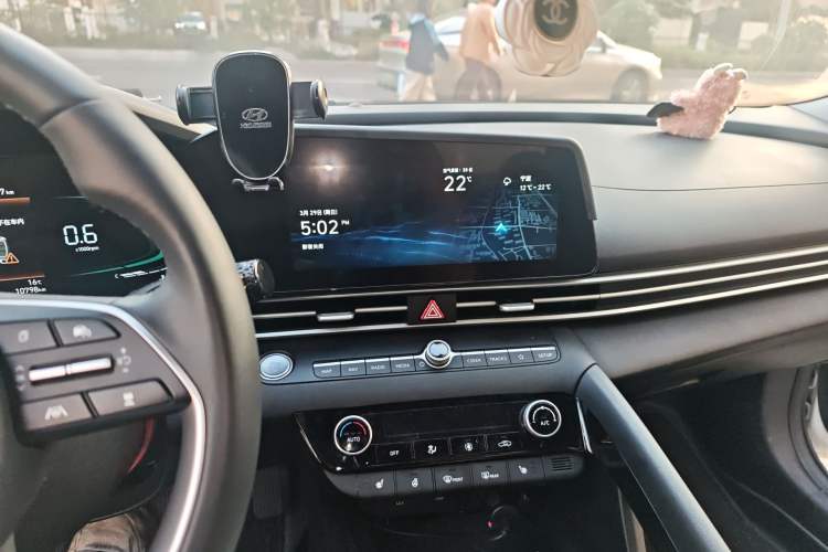 Used Hyundai Elantra 2023 1.5L CVT LUX Prestige Edition Audio And AC Panel