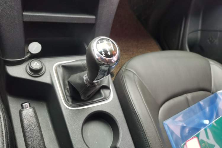 Used JMC Baodian 2020 2.5T Diesel Two-Wheel Drive Luxury Edition Long Wheelbase JX4D25A6L
