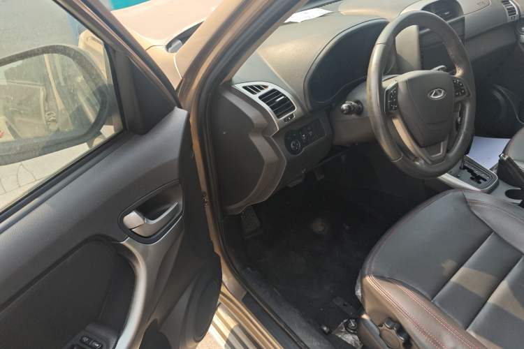 Used Chery Tiggo 3 2015 1.6L CVT ZhiShang Commemorative Edition
