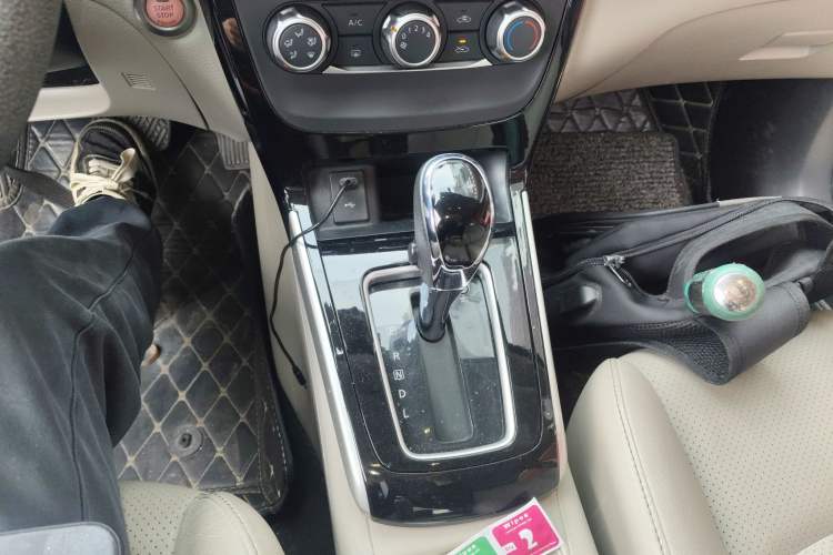 Used Nissan Sylphy 2019 1.6XV CVT Smart Connect Luxury Edition China VI Standard
