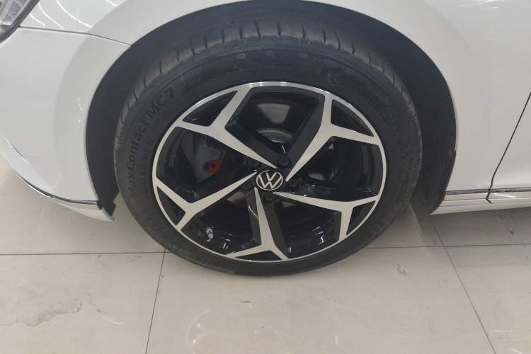 Used Volkswagen Variant 2016 380TSI Two-Wheel-Drive Style Edition Left Front Wheel Hub