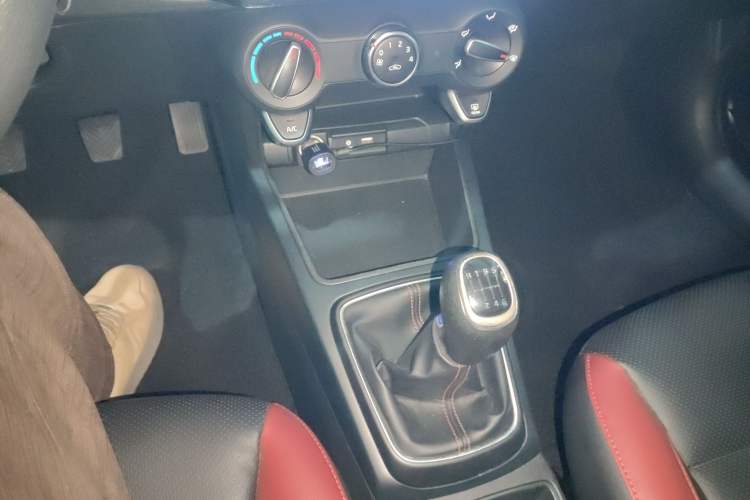 Used Kia KX Cross 2017 1.4L MT GLS