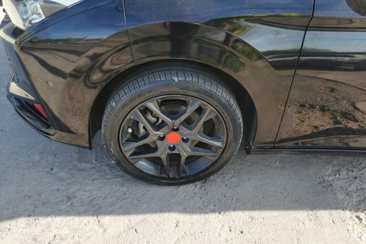 Used Dongfeng Aeolus Yixuan 2021 230T Automatic Zuiying Knight Edition Left Front Wheel Hub