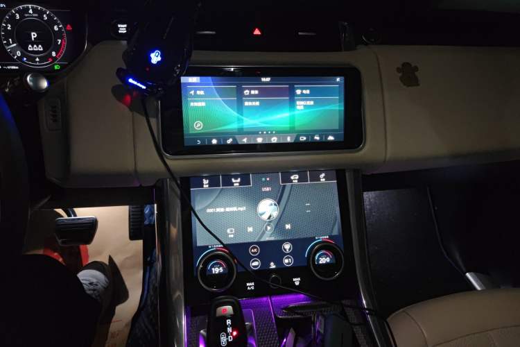 Used Land Rover Range Sport 2022 3.0 L6 Ink Blue Glitter Edition Audio And AC Panel