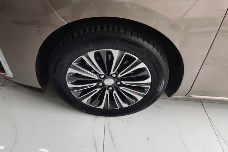 Used Buick GL8 2023 ES Lu Zun Luxury Model
