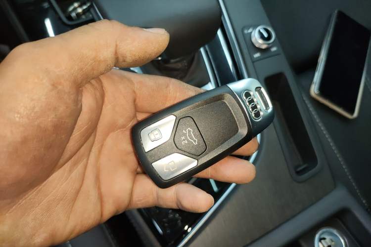 Used Audi A4L 2023 40 TFSI Luxury Dynamic Model Vehicle Key