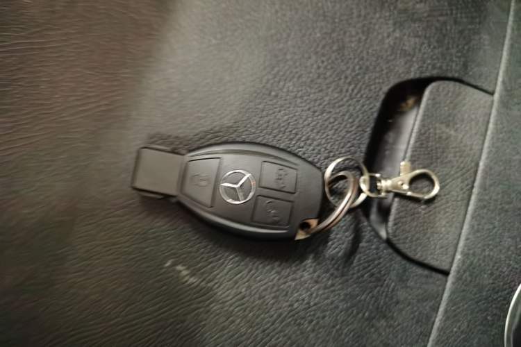 Used Mercedes-Benz Vito 2018 2.0T Elite Version 7 Seats China VI Emission Standard