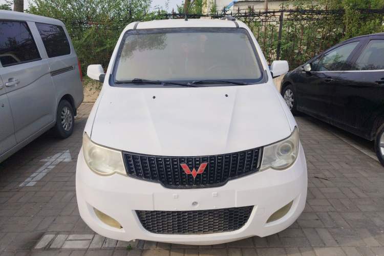 Used Wuling Hongguang 2014 1.5L Standard Version
