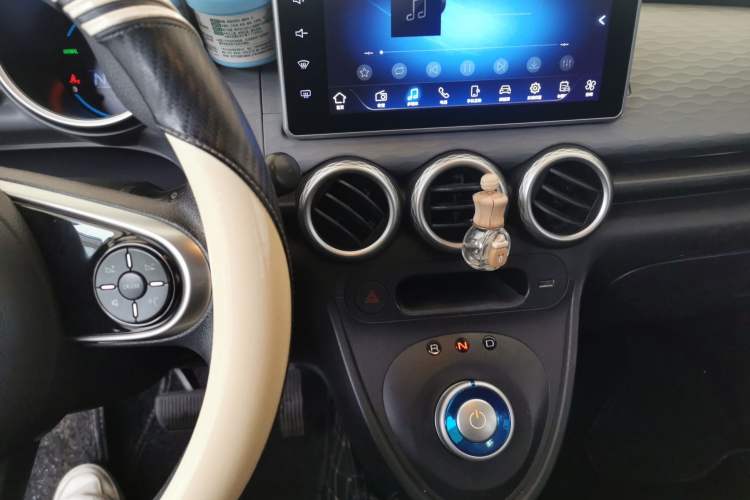 Used ORA Black Cat 2021 301 km Basic Version Audio And AC Panel