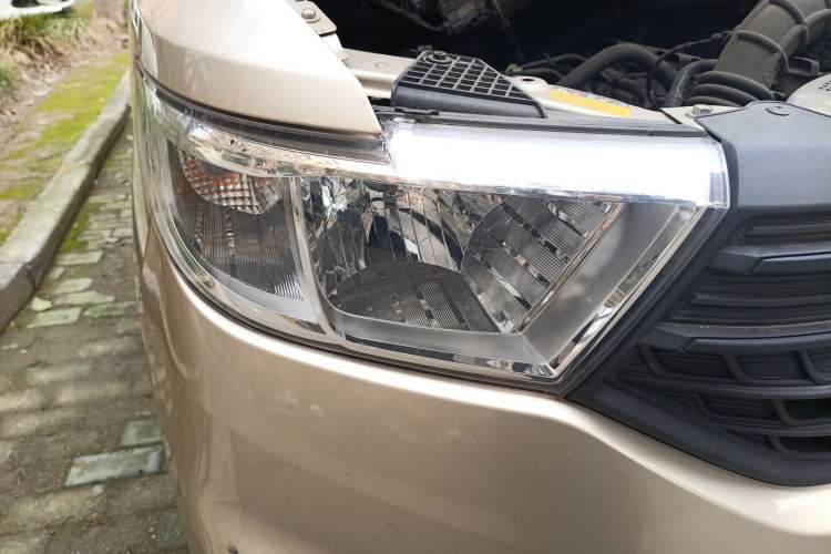 Used Wuling Hongguang V 2022 1.5L Jingqu Version Hydraulic Power Steering LAR