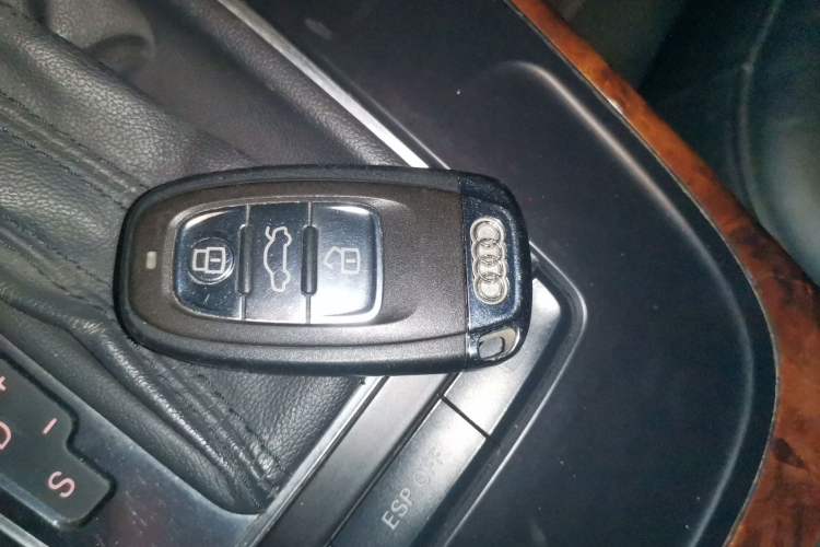 Used Audi A4L 2009 2.0 TFSI Technology Edition Vehicle Key