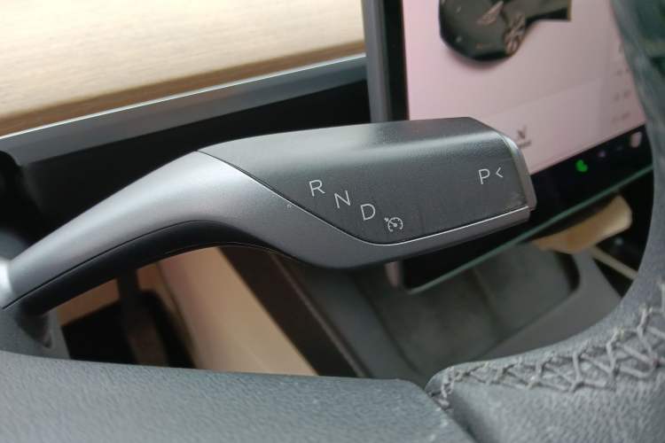 Used Tesla Model Y 2021 Standard Range Rear-Wheel Drive Version Gear Lever