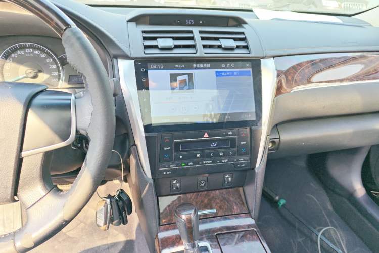 Used Toyota Camry 2016 2.0G 10th Anniversary Leading Edition