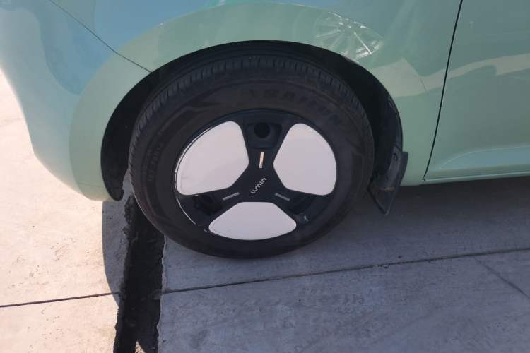 Used CHANGAN NEVO Lumin 2023 205km Xiangqin Version Left Front Wheel Hub