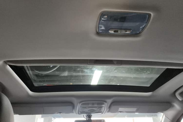 Used Haval M6 2019 1.5T DCT Two-Wheel Drive Value Edition China VI Standard Headliner