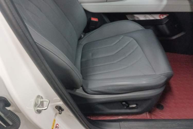 Used CHANGAN UNI-Z New Energy 2024 Blue Whale Smart Electric iDD 125km Beyond Edition Right Front Seat