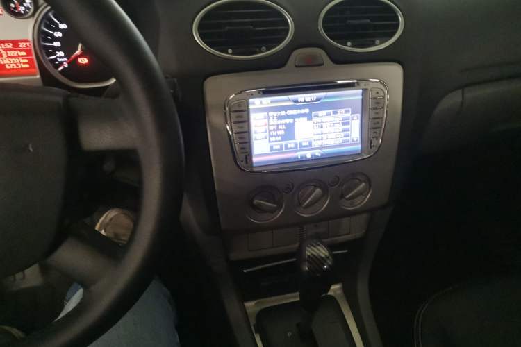 Used Ford Focus 2013 Hatchback Classic 1.8L Automatic Base Model Audio And AC Panel