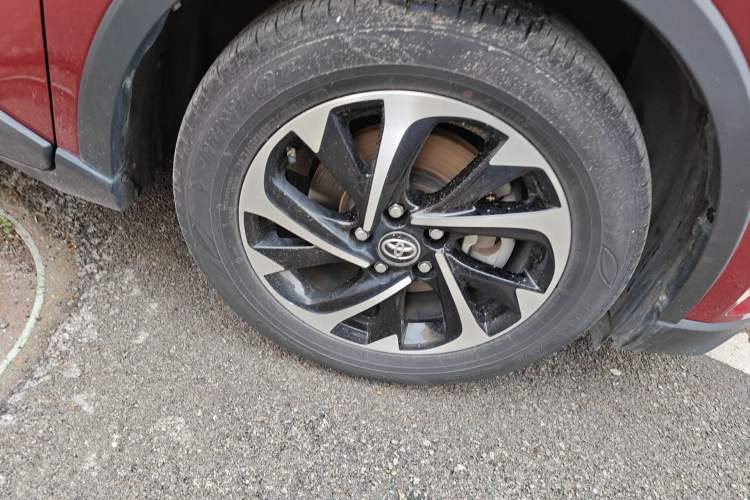 Used Toyota IZOA 2018 2.0L Yichi Version China VI Standard Right Front Wheel Hub